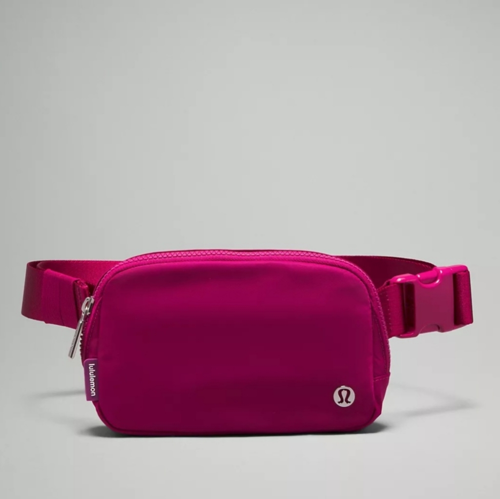 NWT Lululemon Everywhere Belt Bag Wild Berry